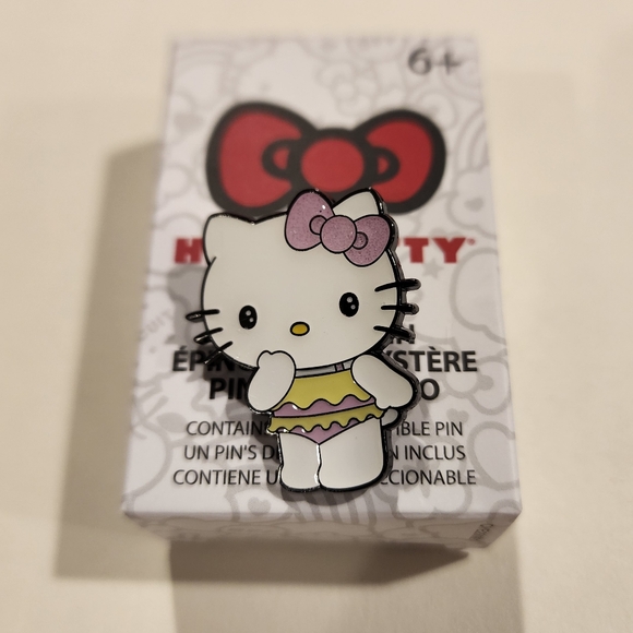 Loungefly Hello Kitty Summer Glitter Mermaid Blind Box Enamel Pin Swim Suit Open - Picture 2 of 10